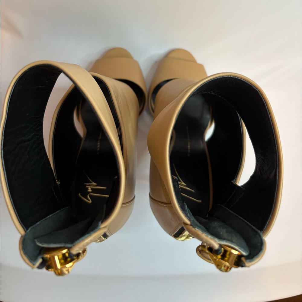 Giuseppe Zanotti High Heel Sandal - Picture 6 of 10